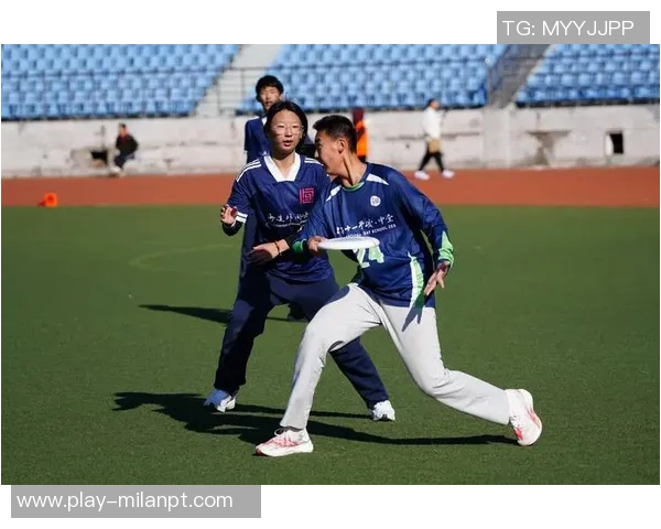 实时新闻深圳飞盘队与广州飞盘队赛后分析灵活性表现与战术对比